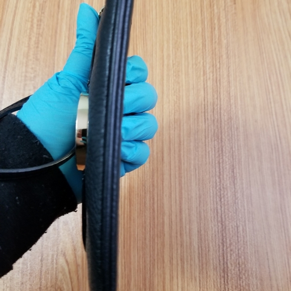 ❗SALE❗Michael Kors Wristlet - Picture 9 of 12